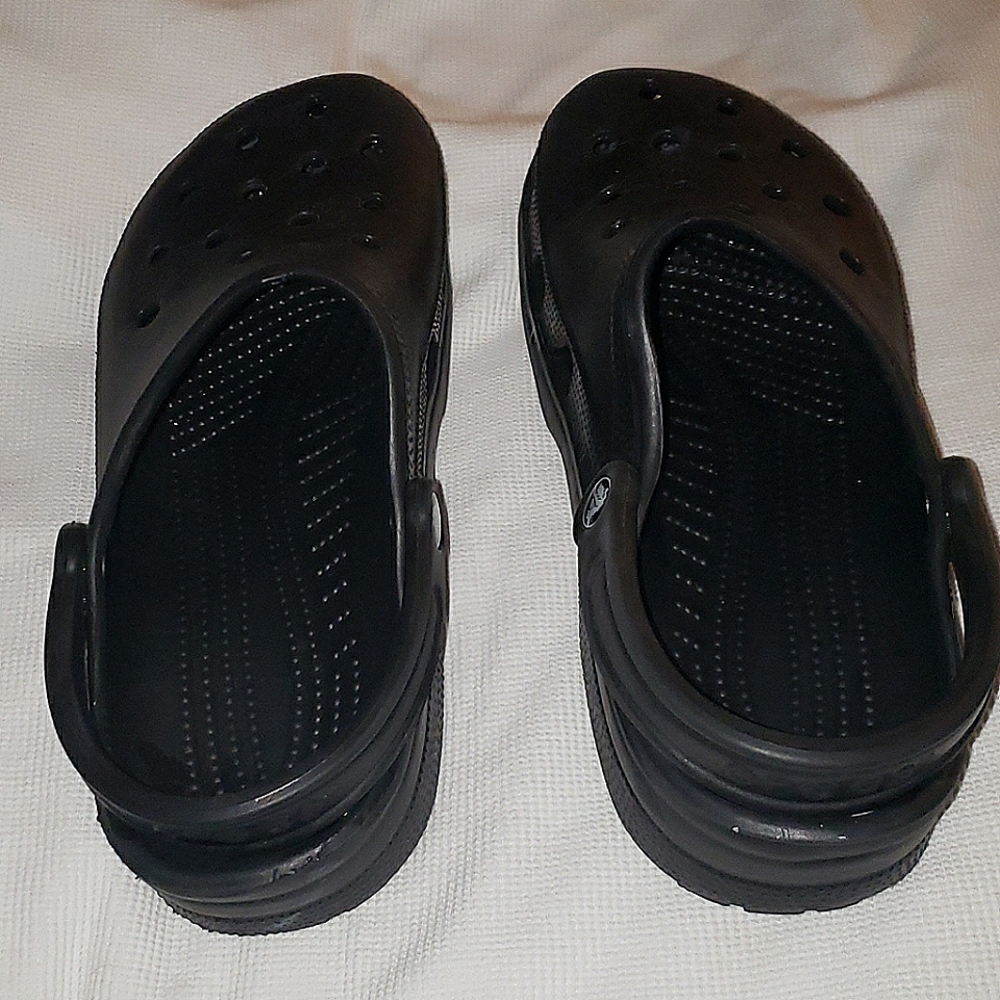 Crocs size 11 womens 9 mens